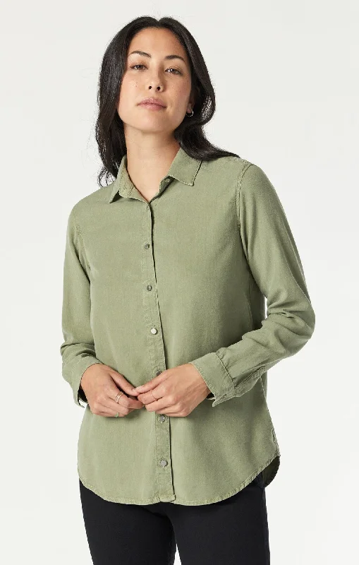 SHELBY SEMI-FITTED SHIRT IN OIL GREEN SUPERSOFT CHIC Casual Button-Down Short Shirt