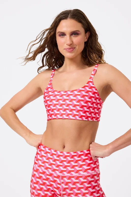 Hi-Shine Scoop Neck Bra in Strawberry Twist Geo Seamless Sports Bra